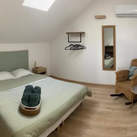 Vakantiehuis Maison En Pierre, Proche Du Futuroscope