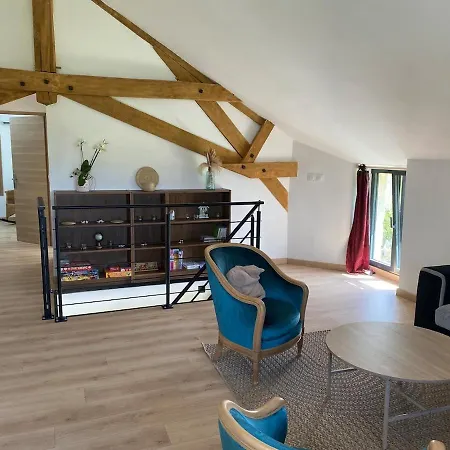 Vakantiehuis Maison En Pierre, Proche Du Futuroscope *