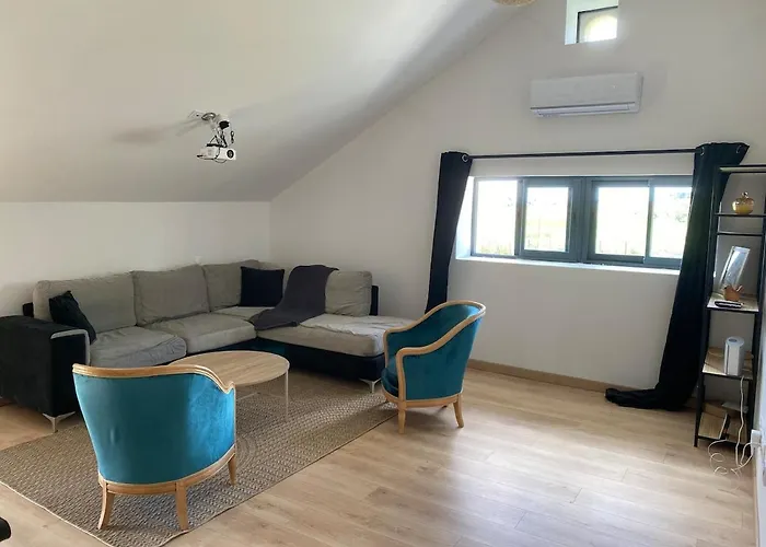 Maison En Pierre, Proche Du Futuroscope بيت للعطل *