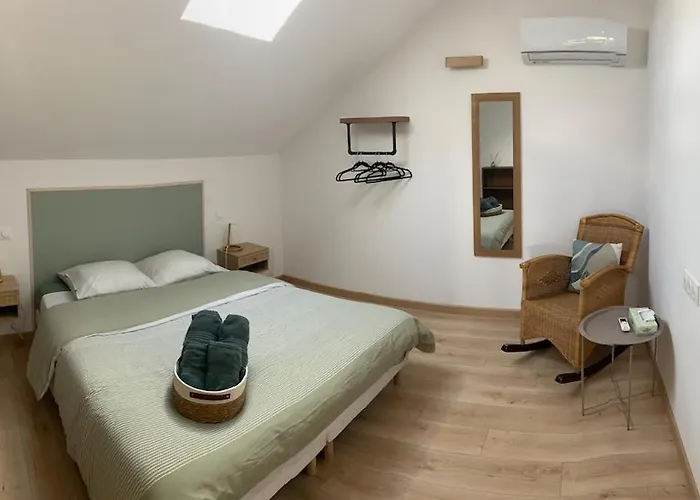 بيت للعطل Maison En Pierre, Proche Du Futuroscope