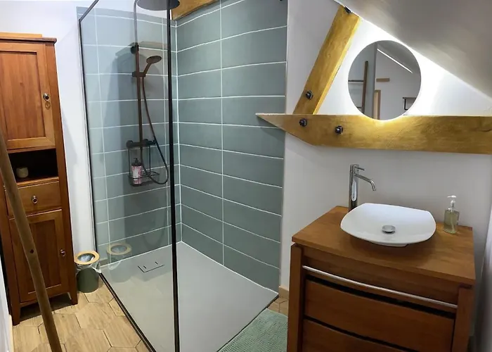 Maison En Pierre, Proche Du Futuroscope بيت للعطل *